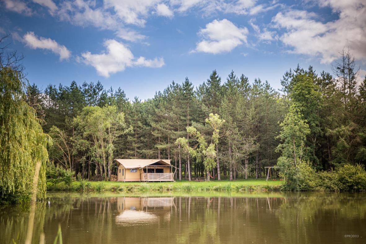 Tente Lodge Jacuzzi Privatif En Pleine Nature Thiel-sur-Acolin Bagian luar foto
