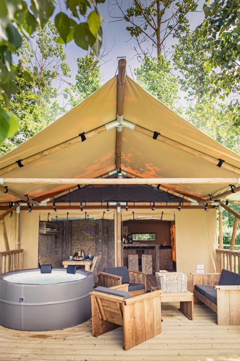 Tente Lodge Jacuzzi Privatif En Pleine Nature Thiel-sur-Acolin Bagian luar foto