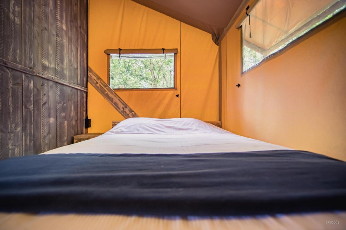 Tente Lodge Jacuzzi Privatif En Pleine Nature Thiel-sur-Acolin Bagian luar foto