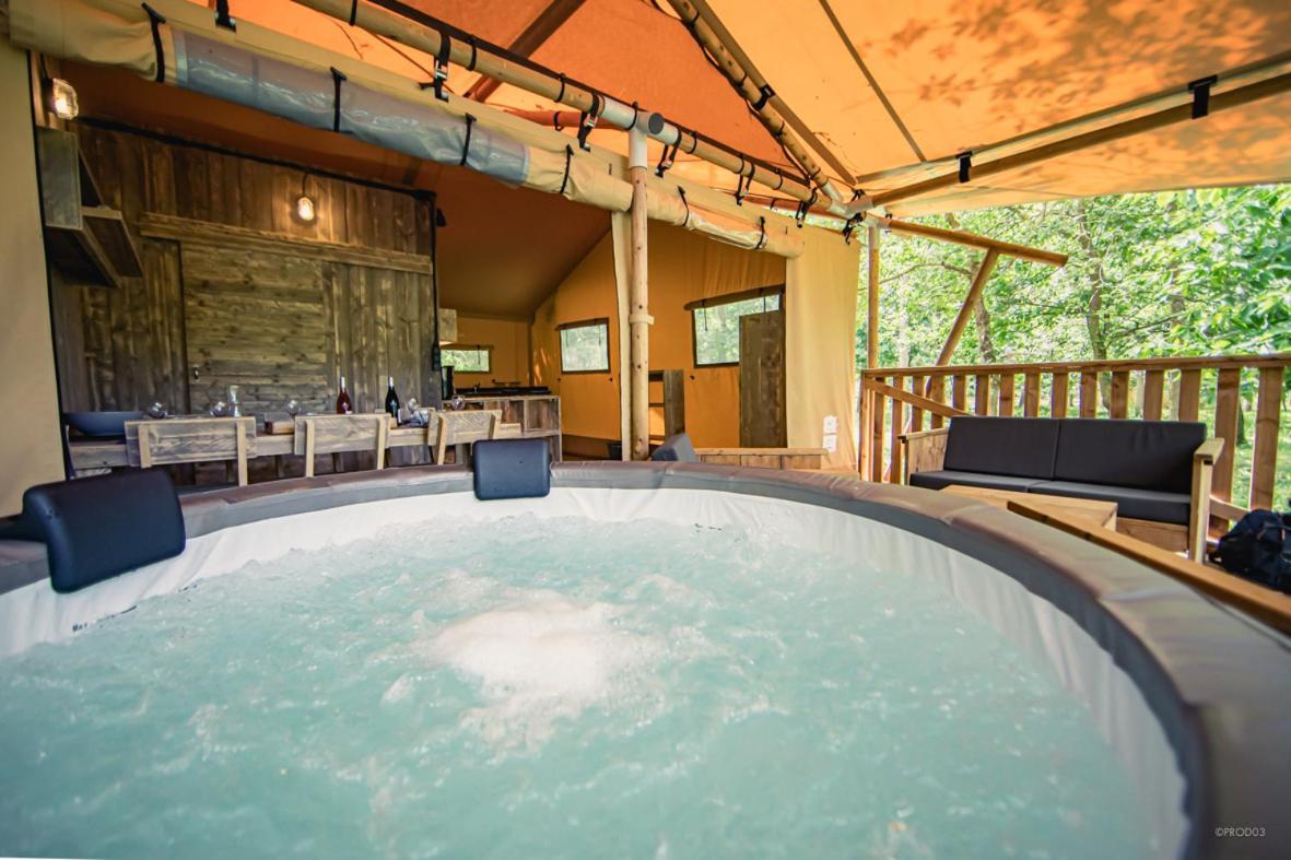 Tente Lodge Jacuzzi Privatif En Pleine Nature Thiel-sur-Acolin Bagian luar foto
